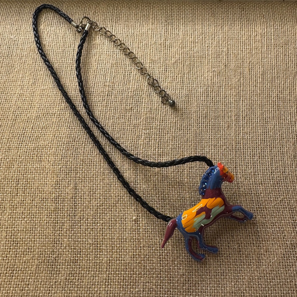 TOPP Collectible Horse Pendant/Brooch